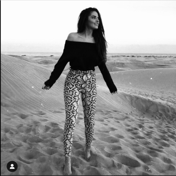 Zara snake skinny jeans, flash sale last one - Picture 7 of 8